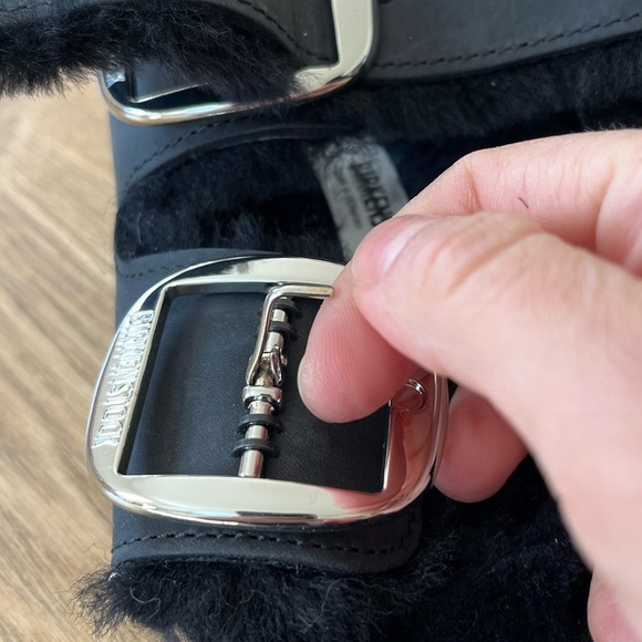 Arizona Big Buckle Shearling
Oiled Leather - Black - Picture 11 of 13